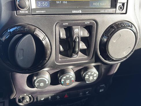 Used 2014 Jeep Wrangler Altitude image 22