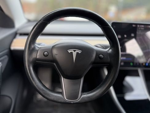 Used 2018 Tesla Model 3 image 43