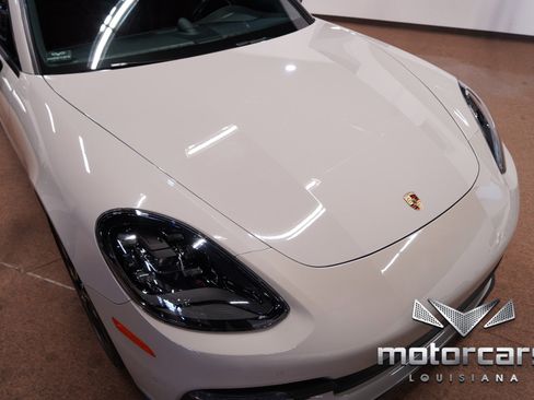 Used 2020 Porsche Panamera w/ Premium Package image 13