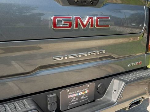Used 2021 GMC Sierra 1500 AT4 w/ AT4 Premium Package AWD/4WD image 9