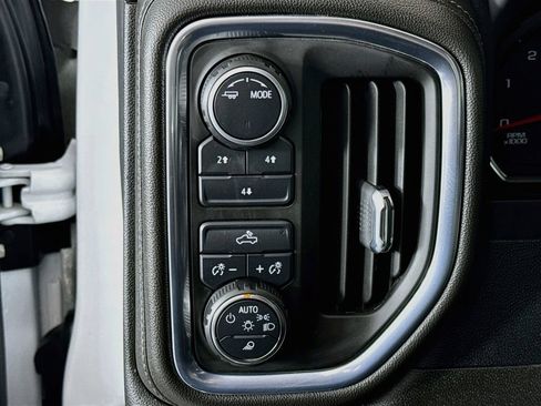 Used 2022 Chevrolet Silverado 2500 LT w/ Fleet Comfort Package AWD/4WD image 10