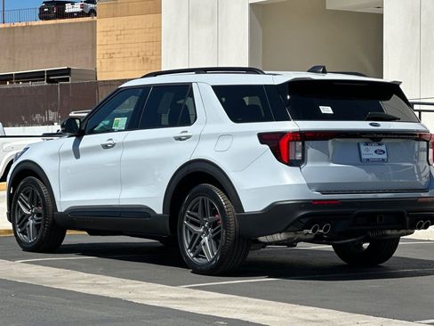 New 2026 Ford Explorer ST w/ Sun And Sound Package image 5