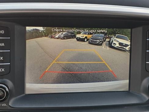 Used 2020 Kia Sorento LX FWD image 23