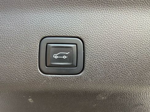 Used 2024 Chevrolet Suburban LT AWD/4WD image 9