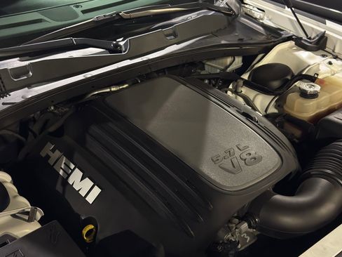 Used 2019 Dodge Charger R/T w/ Plus Group image 8