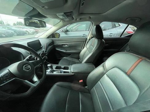 Used 2021 Nissan Sentra SR w/ SR Premium Package FWD image 4