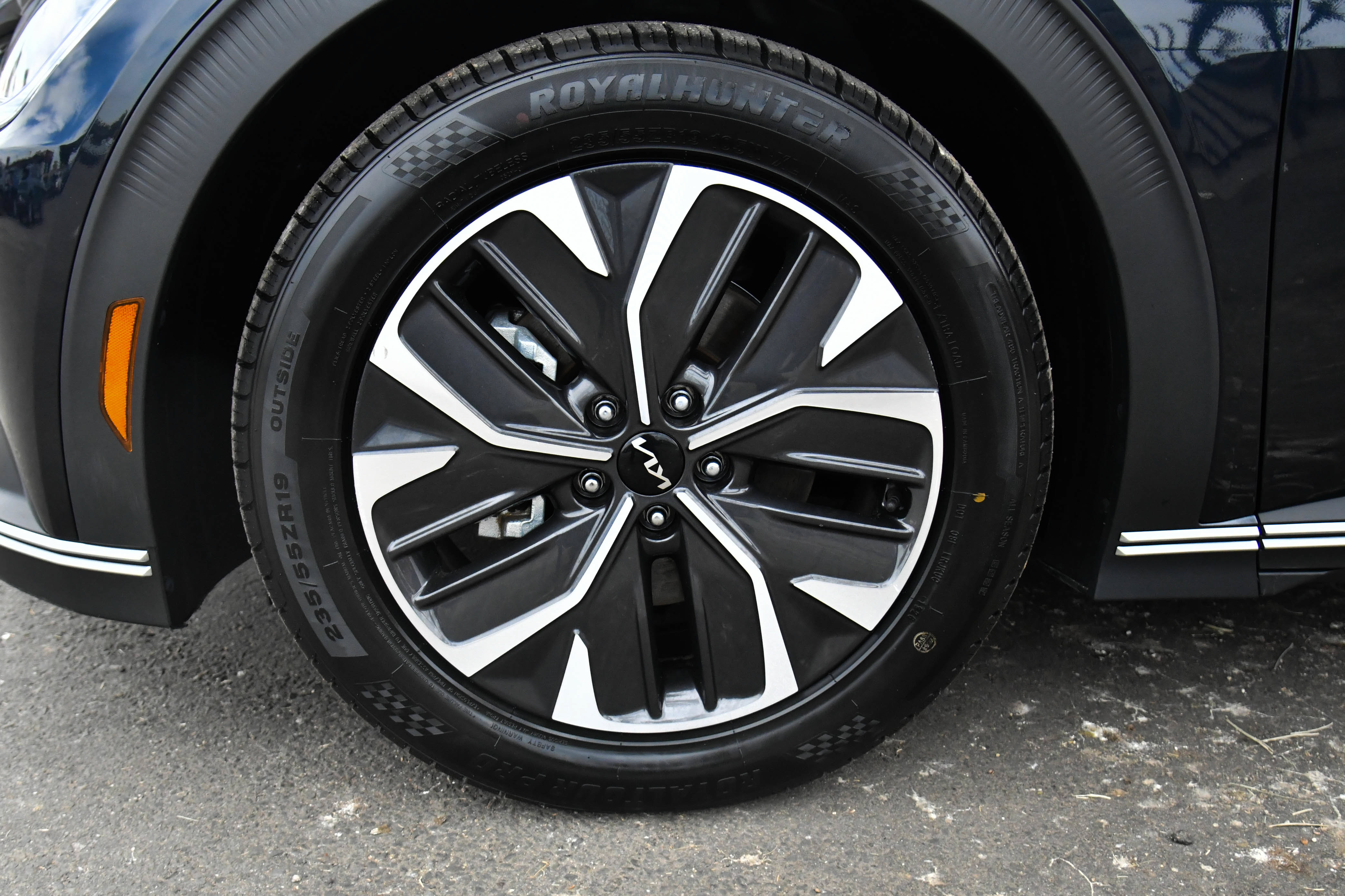 Used 2024 Kia EV6 Light RWD image 12
