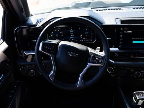Used 2025 Chevrolet Silverado 1500 LT Trail Boss w/ Convenience Package II AWD/4WD image 10