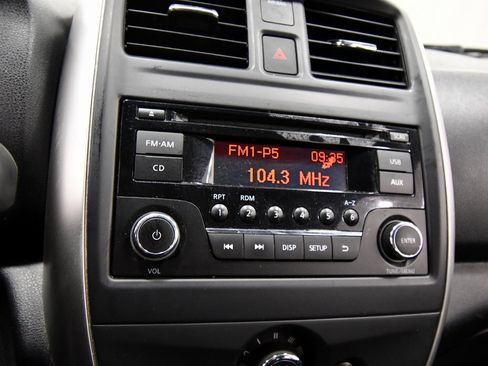 Used 2018 Nissan Versa SV image 21