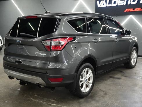 Used 2017 Ford Escape SE FWD image 17