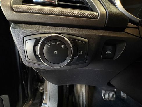 Used 2020 Ford Fusion SE image 19