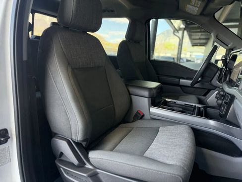 Used 2025 Ford F250 XLT w/ Black Appearance Package image 18