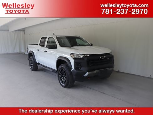 Used 2024 Chevrolet Colorado Trail Boss w/ Advanced Trailering Package AWD/4WD image 1