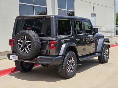 New 2026 Jeep Wrangler Unlimited Sahara AWD/4WD image 3