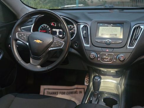 Used 2017 Chevrolet Malibu LT w/ Sport Package FWD image 29