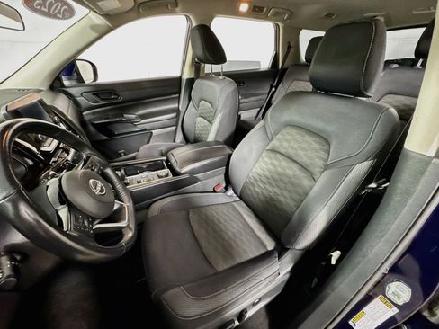 Used 2023 Nissan Pathfinder SV AWD/4WD image 14