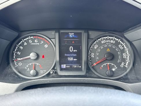 Used 2022 Toyota Tacoma SR w/ SR Convenience Package RWD image 17