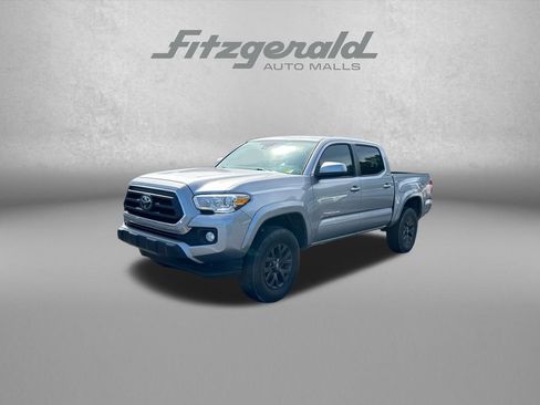 Used 2021 Toyota Tacoma SR5 RWD image 3