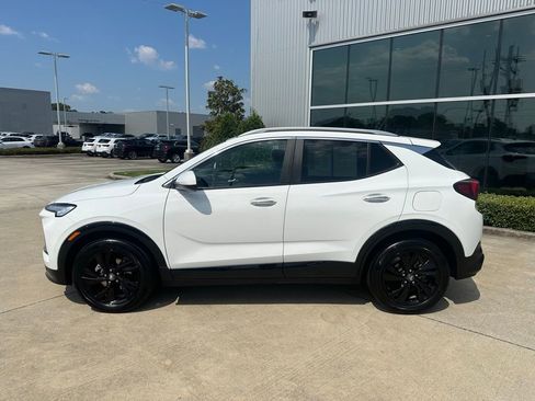 Used 2024 Buick Encore GX Sport Touring image 8