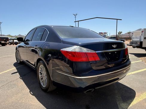 Used 2011 Hyundai Genesis 3.8 RWD image 4