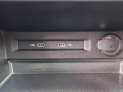 Certified 2022 Volkswagen Taos S image 11