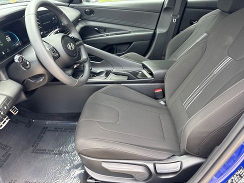 Certified 2025 Hyundai Elantra Sport FWD image 9