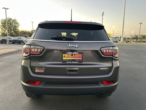 Used 2022 Jeep Compass Latitude image 9