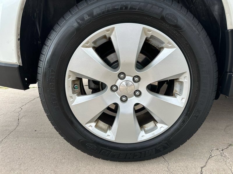 Used 2012 Subaru Outback 2.5i Premium w/ All-Weather Pkg AWD/4WD image 9