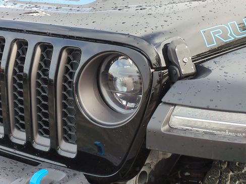 Used 2023 Jeep Wrangler Rubicon w/ Cold Weather Group image 13