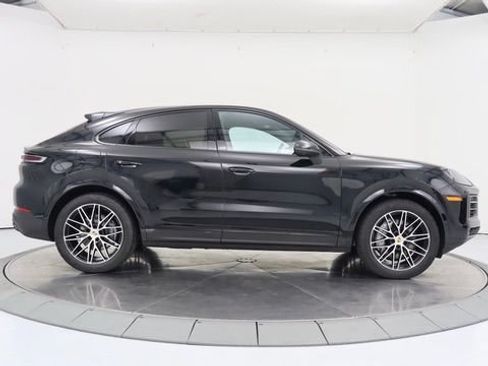 Used 2024 Porsche Cayenne Coupe w/ Premium Package Plus AWD/4WD image 6