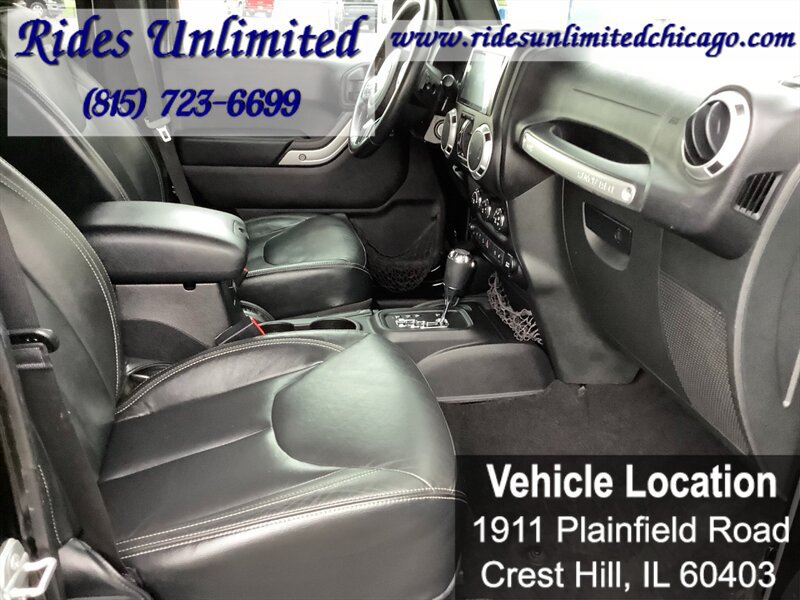 Used 2015 Jeep Wrangler Unlimited Rubicon w/ Dual Top Group AWD/4WD image 29