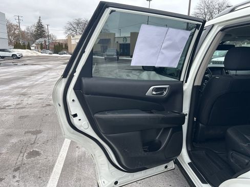 Used 2018 Nissan Pathfinder SV w/ SV All Weather Package image 14