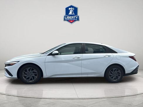 Used 2024 Hyundai Elantra SEL FWD image 5