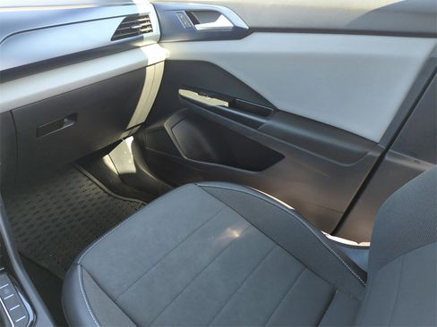 Certified 2023 Volkswagen Taos SE w/ Panoramic Sunroof Package image 35