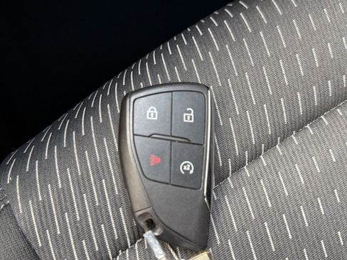 Used 2025 Chevrolet Equinox LT image 18