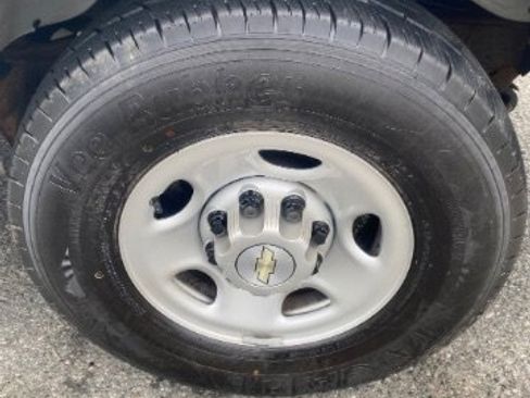 Used 2020 Chevrolet Express 2500 w/ Driver Convenience Package image 25