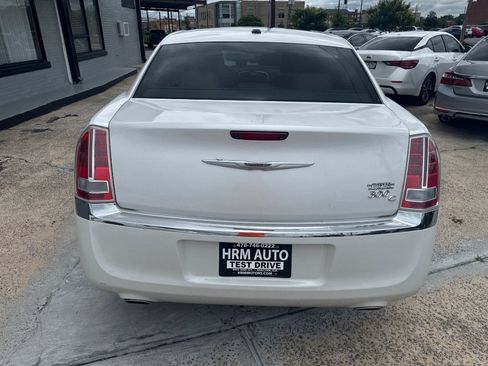 Used 2011 Chrysler 300 C w/ Sound Group RWD image 6
