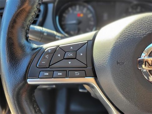 Used 2018 Nissan Rogue SL w/ Premium Package image 24