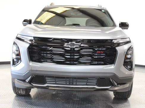 Used 2025 Chevrolet Equinox RS w/ Safety and Technology Package FWD image 2
