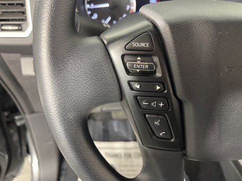 Used 2024 Nissan Frontier SV image 18