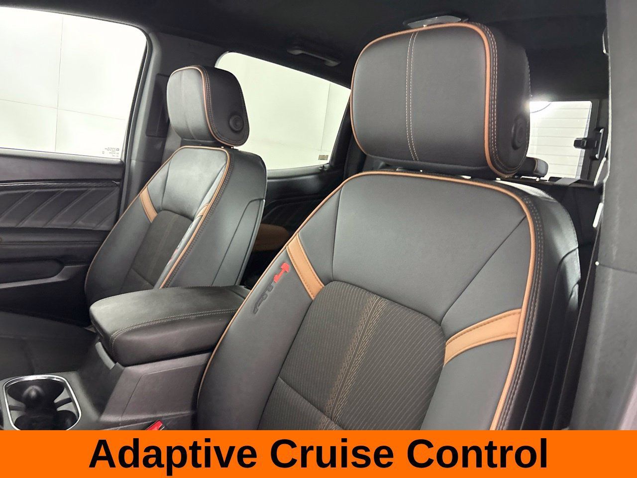 Used 2024 GMC Canyon AT4 w/ Technology Package AWD/4WD image 11