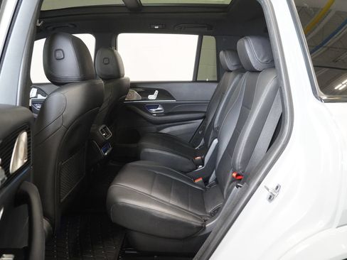 Used 2024 Mercedes-Benz GLS 450 4MATIC image 13