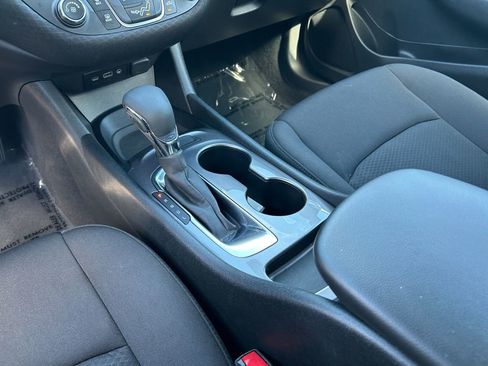 Used 2021 Chevrolet Malibu LS FWD image 19