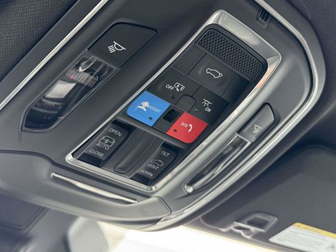 New 2025 Jeep Grand Cherokee L Altitude AWD/4WD image 11