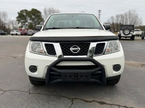 Used 2019 Nissan Frontier SV image 4