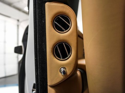 Used 2020 Rolls-Royce Cullinan image 15