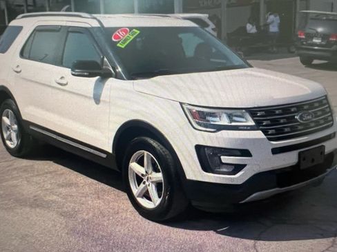 Used 2016 Ford Explorer XLT w/ Equipment Group 202A AWD/4WD image 7