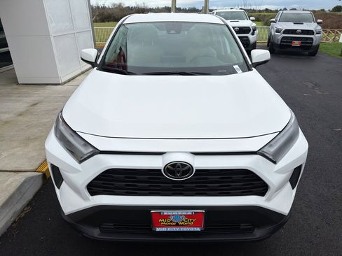 New 2025 Toyota RAV4 LE image 5