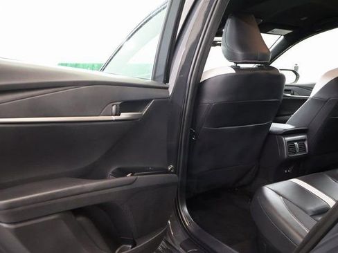 Used 2025 Toyota Camry SE image 29