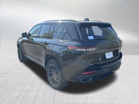 New 2025 Jeep Grand Cherokee Summit image 7